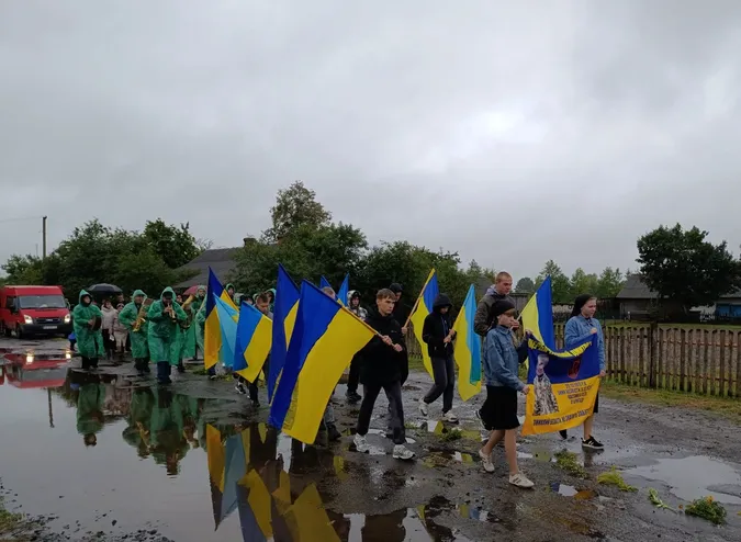 На Волині провели в останню земну дорогу воїна Віталія Щербачука (фото)