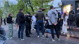 «Чіплявся» до дитини: у центрі Луцька скрутили чоловіка (фото)