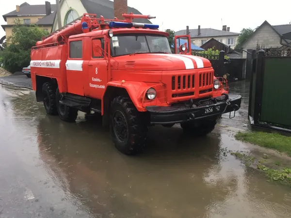 На Волині дощі залили три райони: рятувальники відкачують воду (фото)