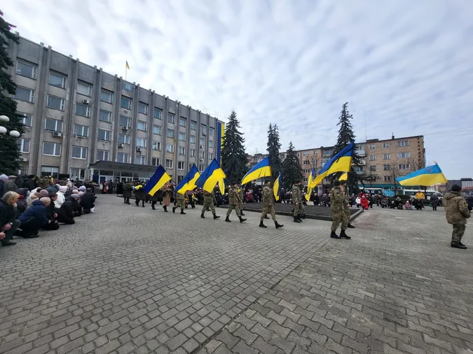 Побратими називали його «Батя»: у Ковелі попрощалися із Володимиром Крисюком