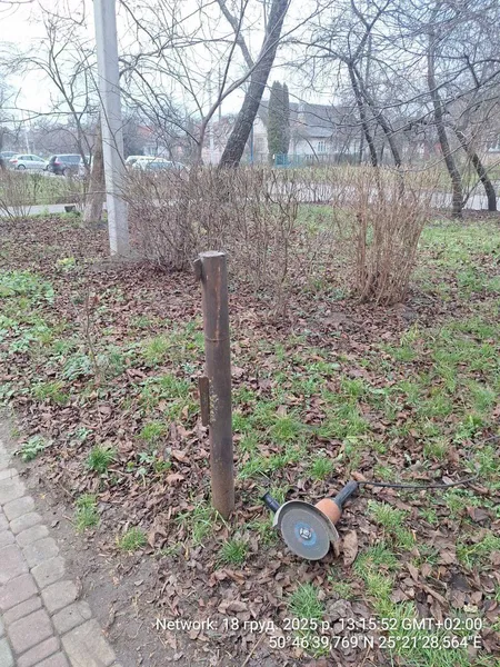 У Луцьку муніципали демонтували незаконні обмежувачі руху для екстрених служб (фото)