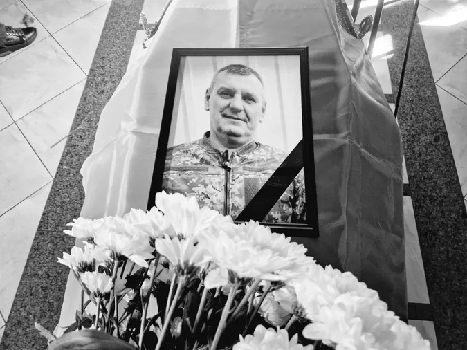 Загинув під час обстрілу: на Волині попрощались із гранатометником Василем Манзюком