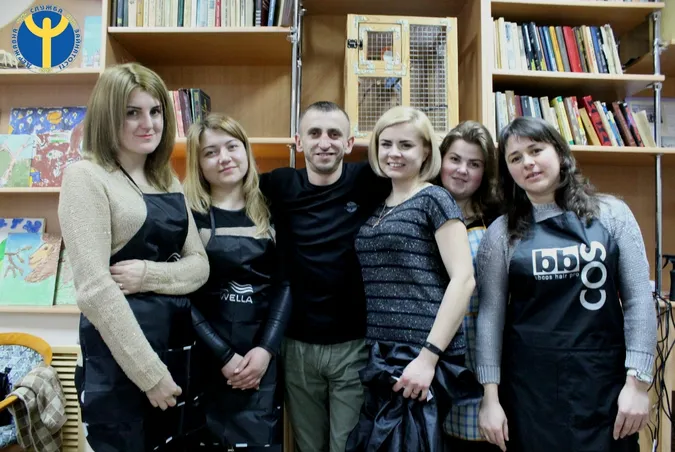 Майбутні перукарі змінювали імідж волинським військовим (фото)