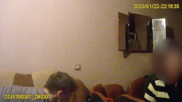 У Луцьку п’яна мама «забула» на вулиці дитину у візочку (фото, відео)