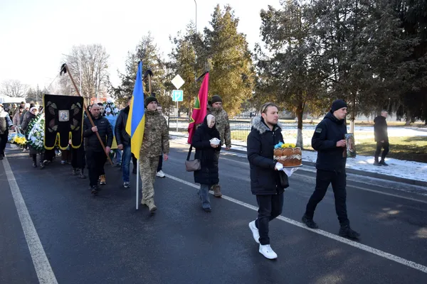 На Волині попрощалися із Героєм Олександром Новосадом (фото)