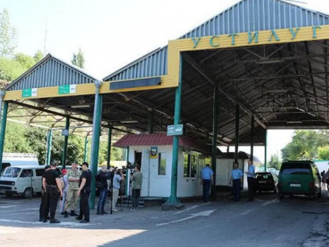 Чоловіків оштрафують за незаконне перевезення двигунів через «Устилуг» 