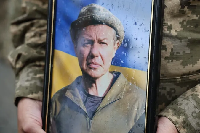 Небо плакало: у Луцьку відбулося прощання з трьома Героями Євгенієм Садовським, Олегом Чернюком та Олександром Смалюхом