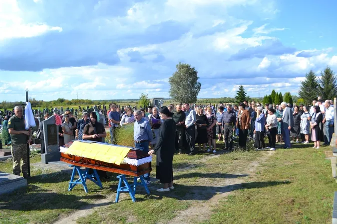 Навіки додому: на Волині попрощалися з загиблим воїном Сергієм Павловським