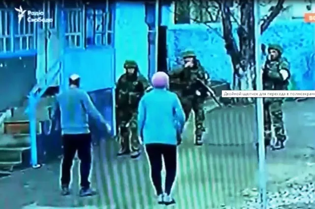 На Миколаївщині подружжя голіруч прогнало з двору 4 орків з автоматами (відео)
