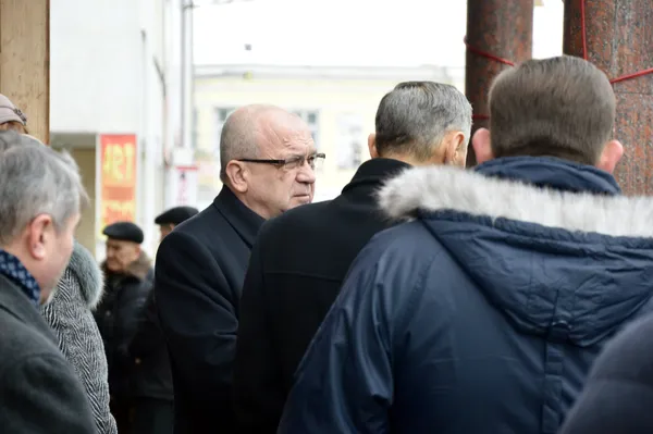 ...який виглядав дуже засмученим...