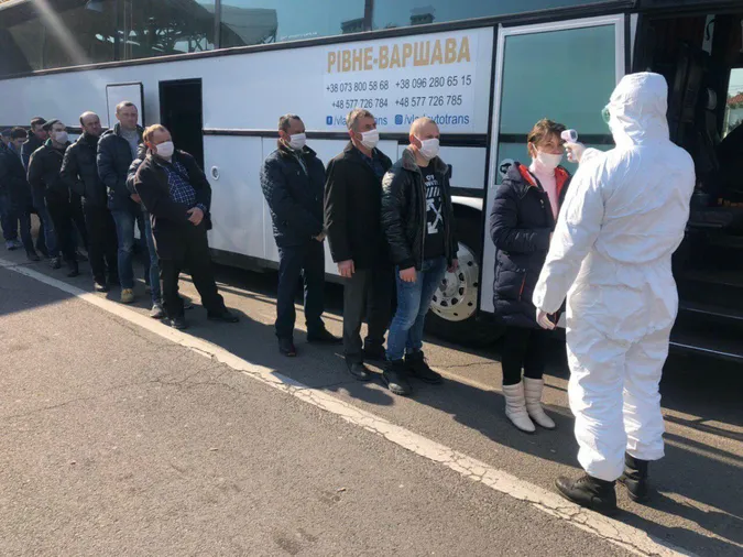Перед Великоднем додому можуть повернутися ще 200 тисяч українців