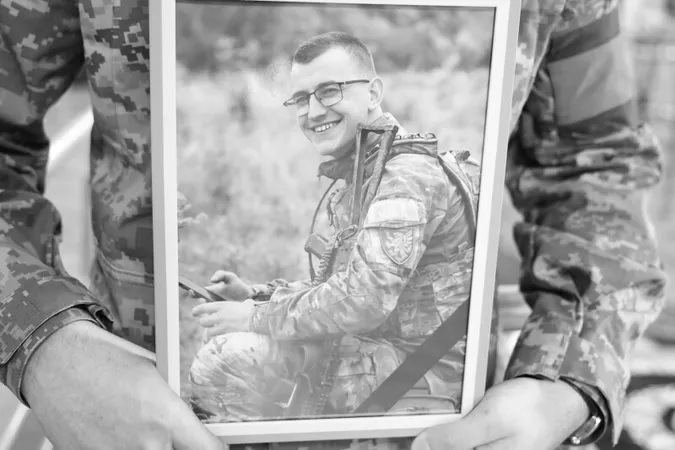 У Луцьку попрощалися із загиблим на Сумщині 21-річним Максимом Базиляном