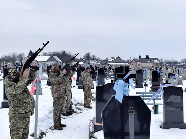 Назавжди 47: на Волині попрощалися з воїном Сергієм Кальчуком (фото)