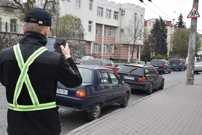 У Луцьку розпочинають роботу інспектори з паркування