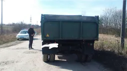 У Старовижівському районі затримали вантажівку з незаконним піском (фото)