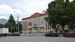 Якою буде парковка біля басейну