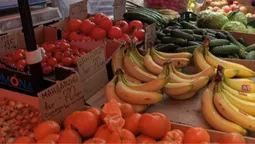 Овочі з луцьких ринків перевірили на вміст нітратів: результати (відео)
