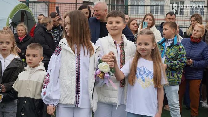 Останній дзвоник у Луцькому ліцеї №9: як це було (фото)