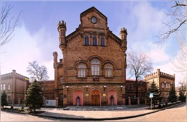 ТОП-12 найкрасивіших університетів України (фото)