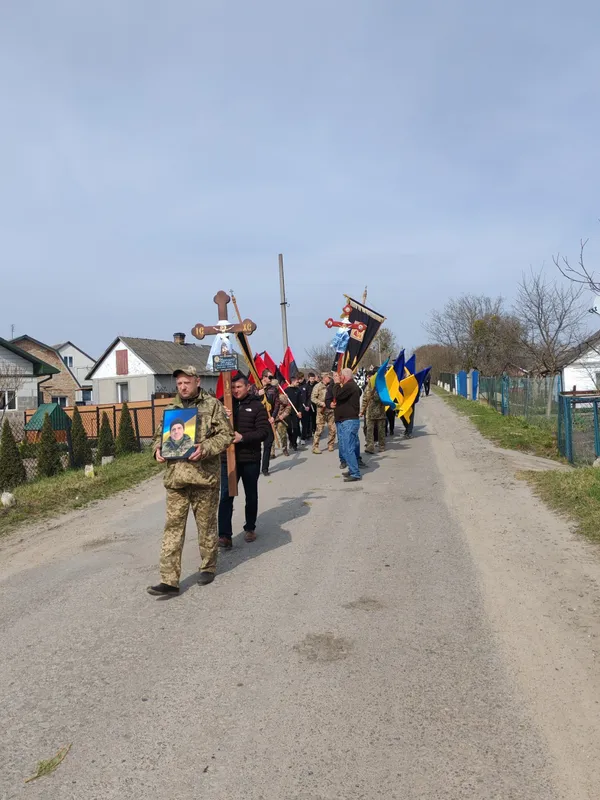 На Волині попрощались з Героєм Романом Іванушком (фото)