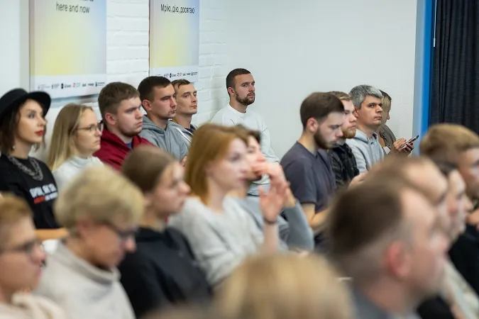 Як чат-боти допомагають бізнесу: поради розробника Владислава Присяжнюка із лекції у центрі Дія.Бізнес в Луцьку