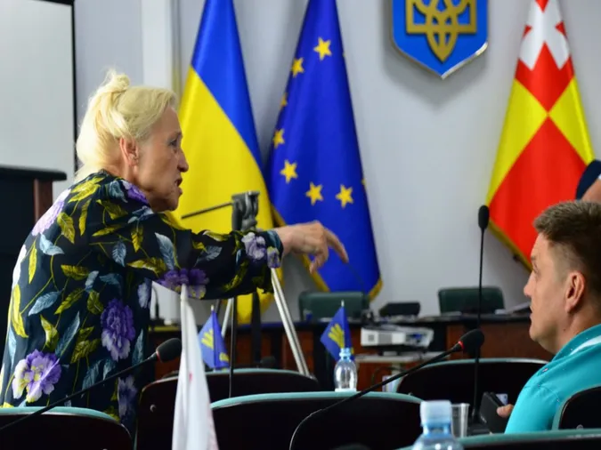 «Туалет розбрату», або «Дєржитє Петрочука» на сесії Луцькради (фоторепортаж)