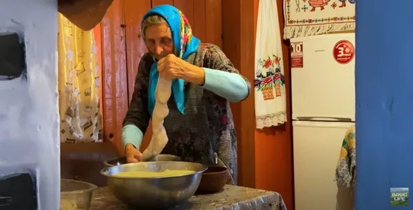 Бабуся з Волині стала зіркою на англомовному ютуб-каналі: як їй це вдалося (відео)