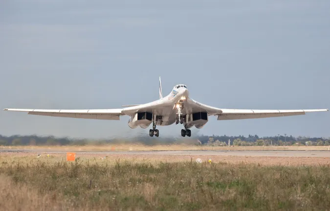 Російські льотчики намагаються знищити докази участі у вбивствах мирних українців, – ГУР