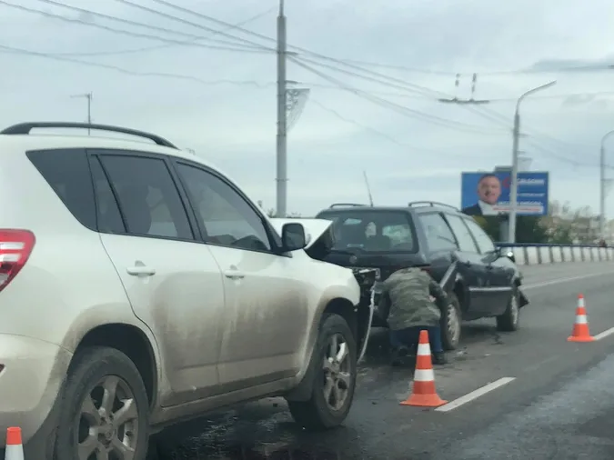 У поліції розповіли деталі потрійної аварії на шляхопроводі у Луцьку (фото)
