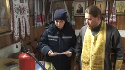 Священиків на Волині просять бути обережними зі свічками під час свят