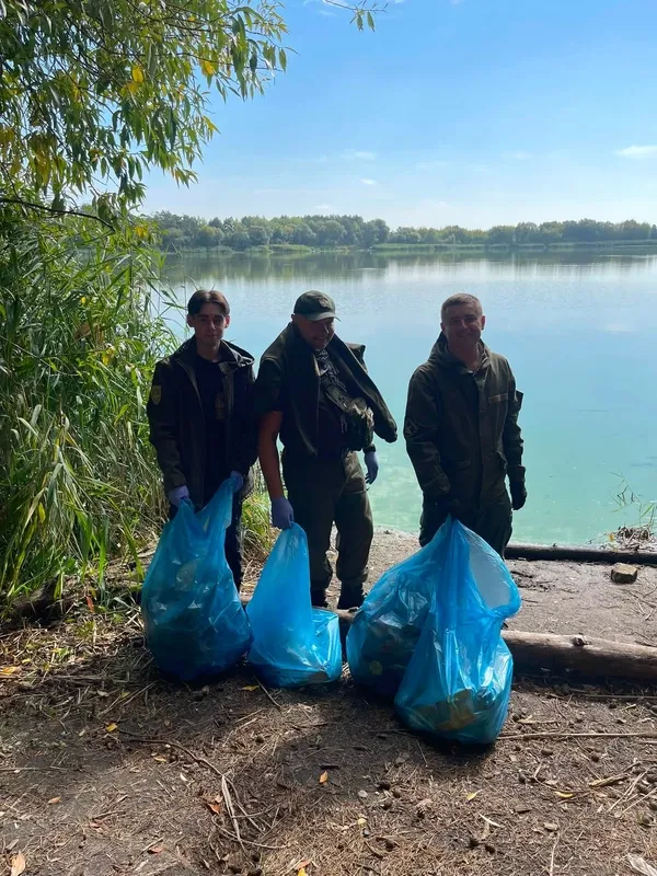 На Волині прибрали понад півтори тонни сміття з берегів водойм (фото)