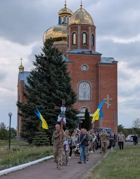 Іваничівська громада попрощалася із військовослужбовцем Валентином Сафоновим (фото)