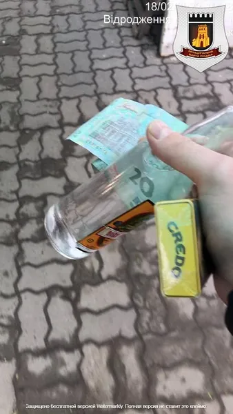 У Луцьку муніципали «затарилися» горілкою і сигаретами без «акцизок» (фото)