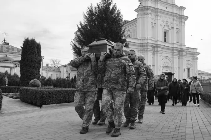 У Луцьку провели в останню дорогу захисника Олександра Сідорського (фото)