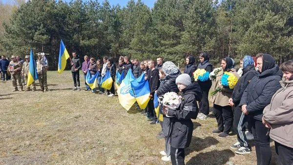 На Волині попрощалися із загиблим Героєм Євгеном Котельницьким (фото)