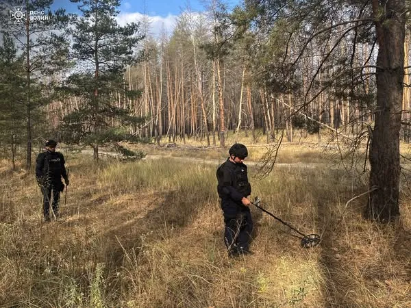 Волинські сапери розміновують поля і ліси на Сході України (фото)
