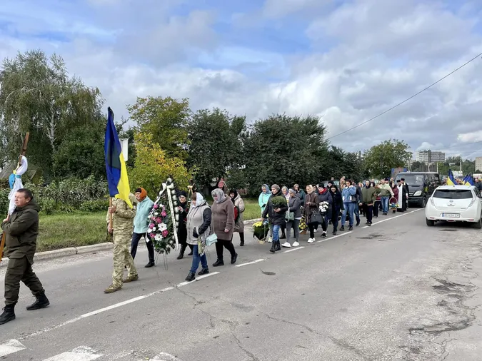 У Нововолинську провели в останню путь загиблого Героя (фото)