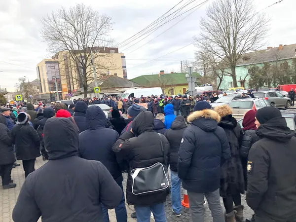 Міськрада захищає інтереси лучан, – Пустовіт відповів підприємцям зі Старого ринку (фото, оновлено)