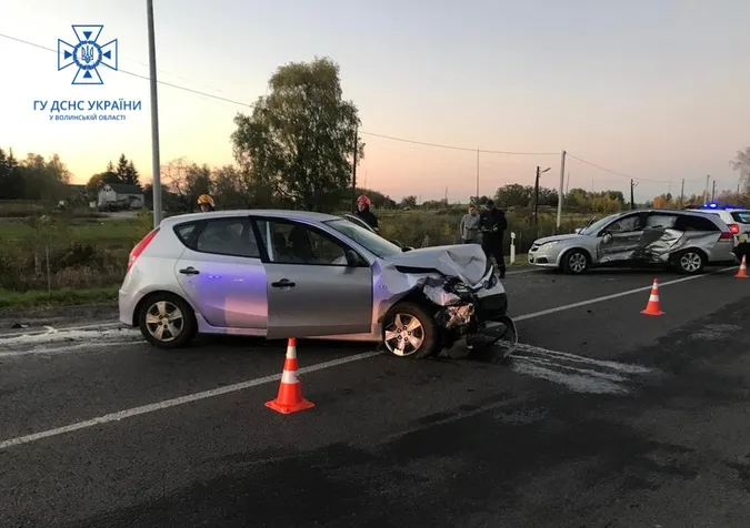 У Луцьку на Ківерцівській потрощилися легковики (фото, відео)