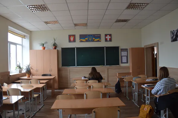 Учні кажуть, що викладачі доступно пояснюють шкільні програми