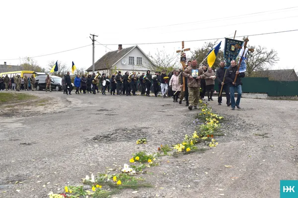 На Любешівщині провели в останню дорогу полеглого воїна Руслана Русила (фото)