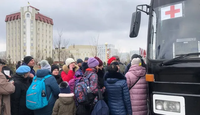 З Енергодара й Ізюма почалася евакуація мирного населення (відео)