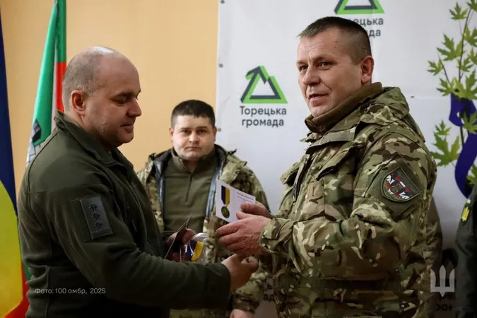 Бійців волинської «сотки» відзначили медалями «За оборону Торецької громади» (фото)