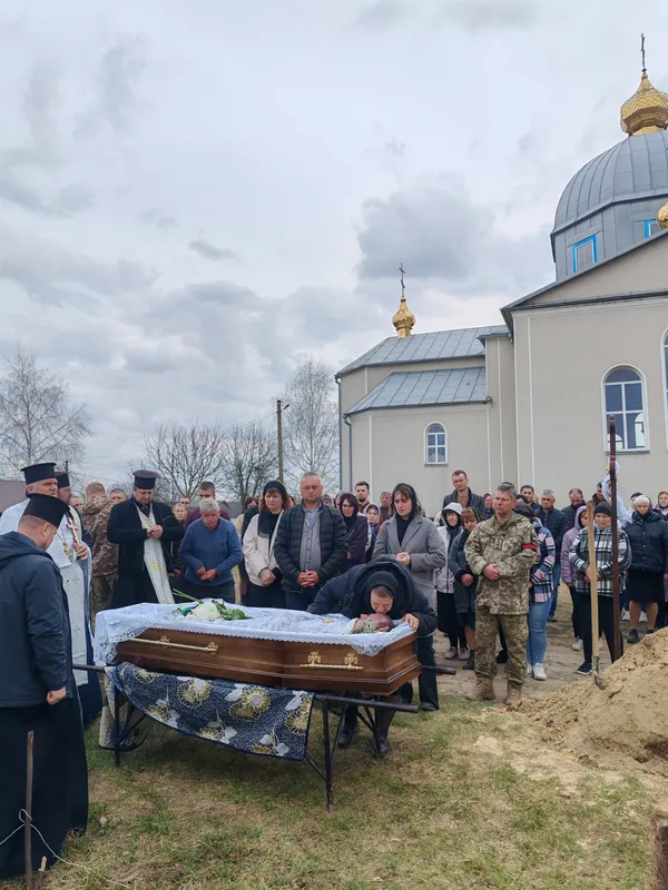 На Волині попрощались з Героєм Романом Іванушком (фото)