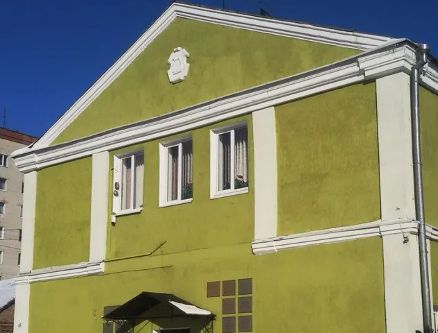 Луцький районний будинок культури та бібліотеку хоче забрати місто