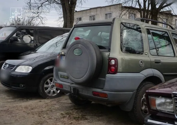 «Авто для ЗСУ»: на Волині судять двох рівнян за масштабну контрабанду (фото)