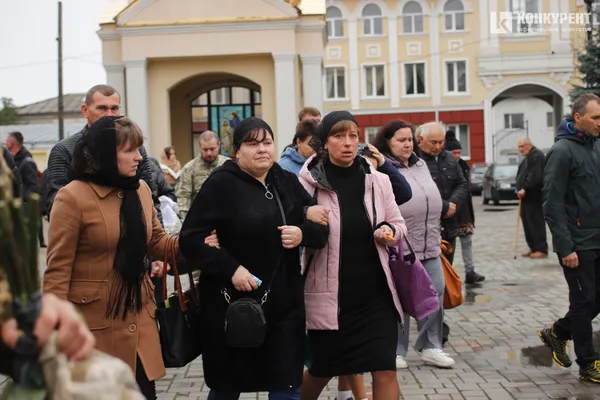 «Був доброю душею»: у  Луцьку попрощалися із воїном Юрієм Сапожником (фото, відео)
