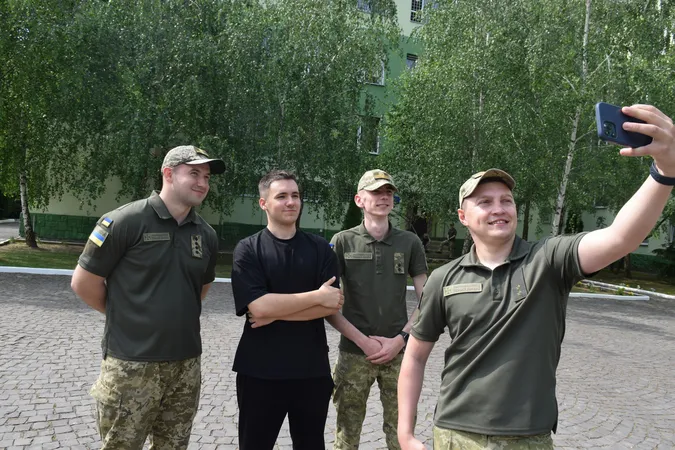 Волинський співак YAKTAK приїхав до прикордонників: стало відомо, для чого (фото, відео)
