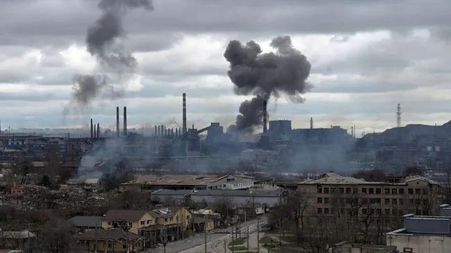 «Залишилися лічені години»: морпіхи просять світ вивезти людей із Маріуполя (відео)