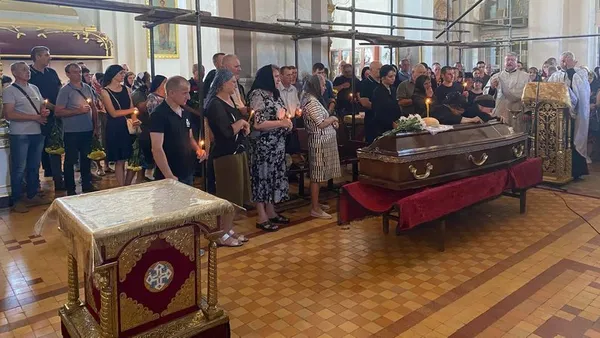 На Волині попрощалися з двома із трьох загиблих внаслідок ракетного удару по підприємству у Луцьку
